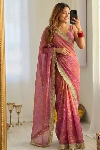 Pink Color butti Beautiful lace border work border design with beautiful pallu Silk Blend Saree