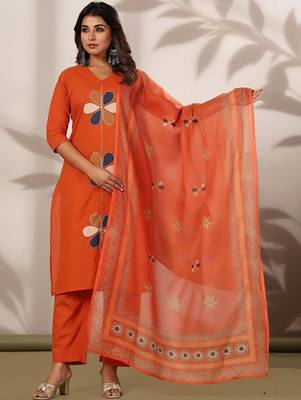 Women Ethnic Motifs Thread Work Cotton Kurta with Trousers & With Dupatta 1