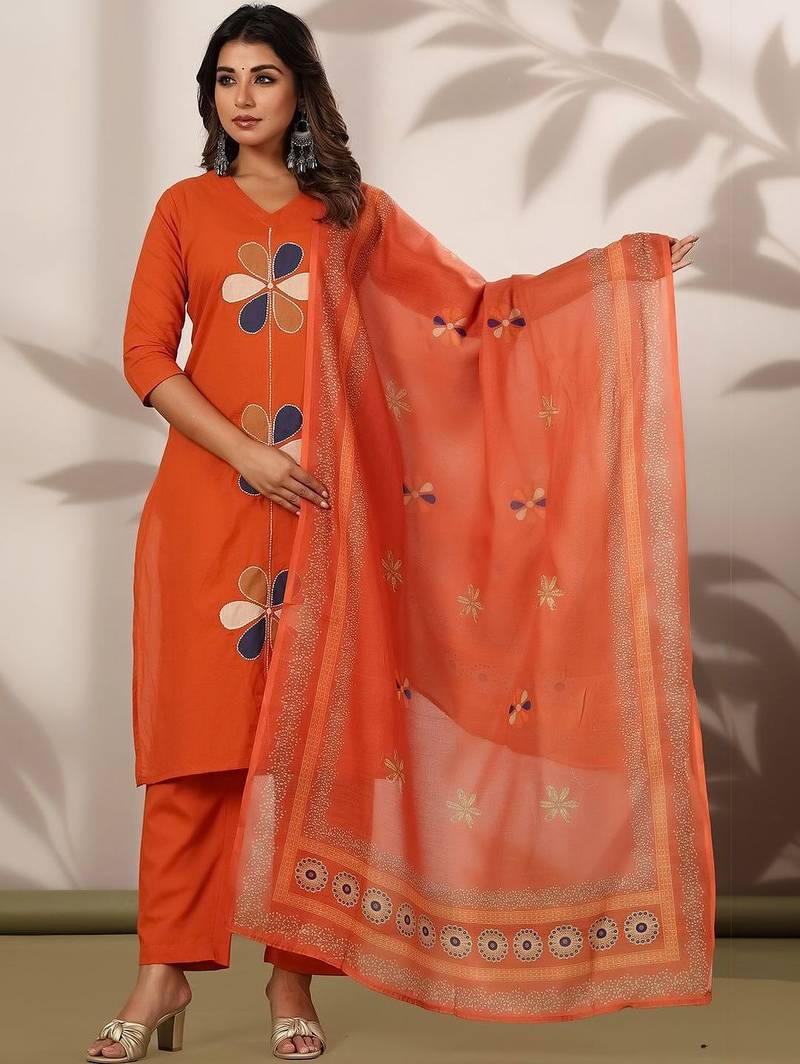 Women Ethnic Motifs Thread Work Cotton Kurta with Trousers & With Dupatta