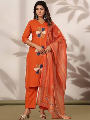Women Ethnic Motifs Thread Work Cotton Kurta with Trousers & With Dupatta 4