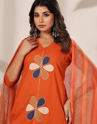 Women Ethnic Motifs Thread Work Cotton Kurta with Trousers & With Dupatta 5