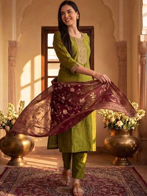 Women Ethnic Motifs Embroidered Kurta with Trousers & With Dupatta 2