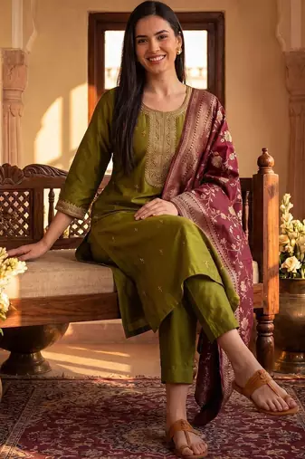Women Ethnic Motifs Embroidered Kurta with Trousers & With Dupatta