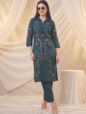 Women Floral Embroidered Thread Work Kurta with Palazzos 1