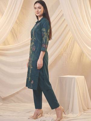 Women Floral Embroidered Thread Work Kurta with Palazzos 3