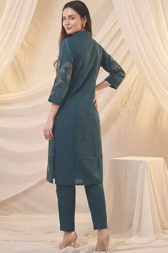 Women Floral Embroidered Thread Work Kurta with Palazzos