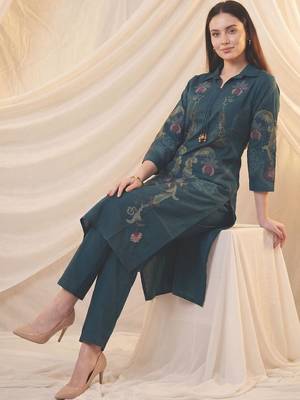Women Floral Embroidered Thread Work Kurta with Palazzos 5