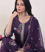 Floral Embroidered Straight Thread Work Kurta With Trousers & Dupatta