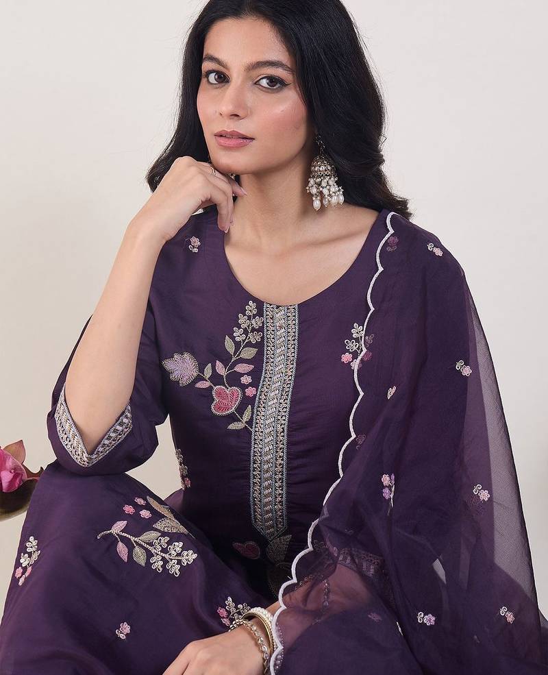 Floral Embroidered Straight Thread Work Kurta With Trousers & Dupatta