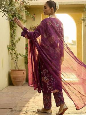 Women Floral Printed Sequinned Cotton Kurta with Trousers & With Dupatta 3