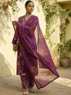 Women Floral Printed Sequinned Cotton Kurta with Trousers & With Dupatta 5