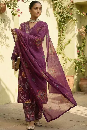 Women Floral Printed Sequinned Cotton Kurta with Trousers & With Dupatta