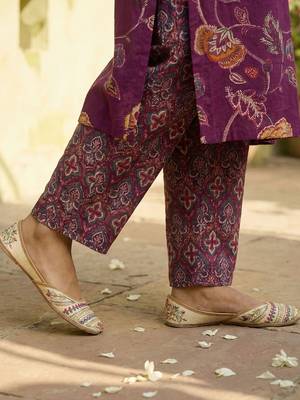 Women Floral Printed Sequinned Cotton Kurta with Trousers & With Dupatta 7