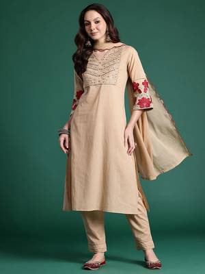 Floral Embroidered Kurta with Trousers & Dupatta 5