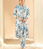 Women Floral Printed Kurta with Trousers