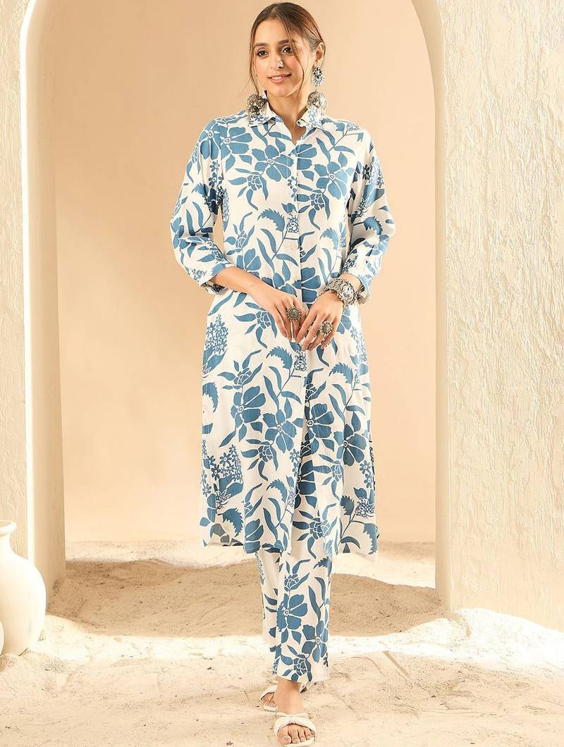 Women Floral Printed Kurta with Trousers