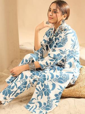 Women Floral Printed Kurta with Trousers 6