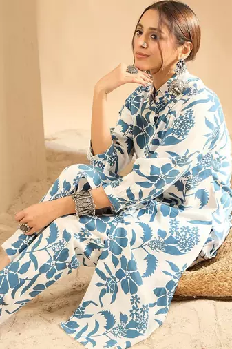 Women Floral Printed Kurta with Trousers