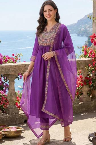 Women Ethnic Motifs Embroidered Empire Thread Work Liva Kurta with Trousers & With Dupatta