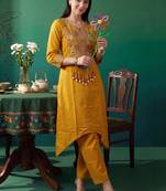 Women Ethnic Motifs Embroidered Thread Work Kurta with Trousers