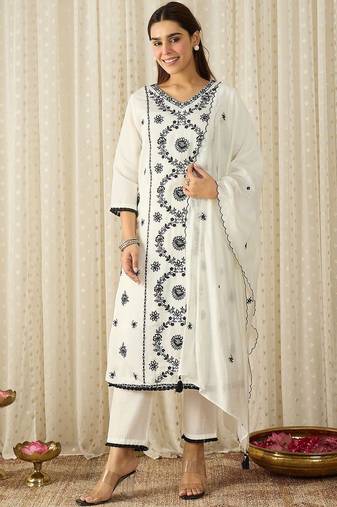 Women Floral Embroidered Thread Work Kurta With Trousers & Dupatta