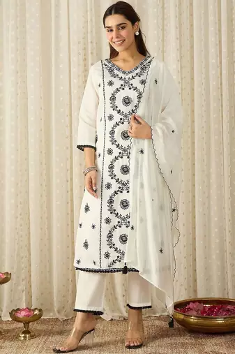 Women Floral Embroidered Thread Work Kurta With Trousers & Dupatta