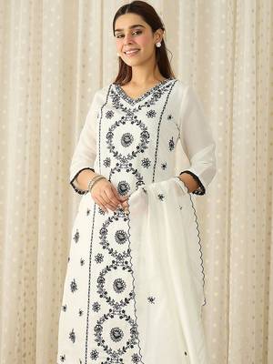 Women Floral Embroidered Thread Work Kurta With Trousers & Dupatta 6