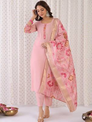 Floral Yoke Design Embroidered Thread Work Straight Kurta With Trousers & Dupatta 2