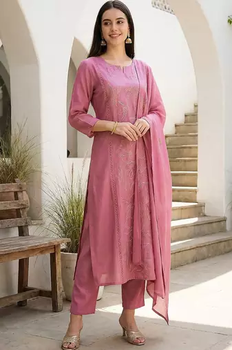 Women Floral Embroidered Thread Work Kurta with Trousers & With Dupatta