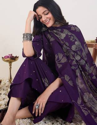 Women Floral Printed Cotton Kurta with Trousers & With Dupatta 4