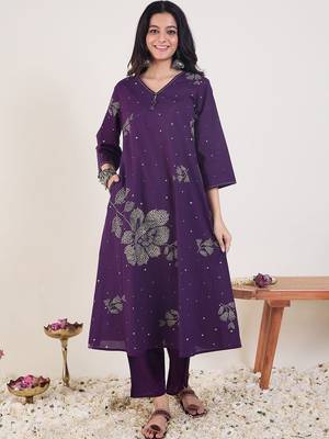 Women Floral Printed Cotton Kurta with Trousers & With Dupatta 5
