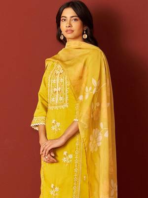 Women Ethnic Motifs Embroidered Thread Work Kurta with Trousers & With Dupatta 4