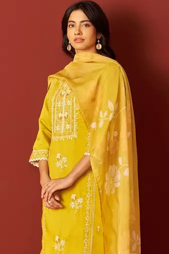 Women Ethnic Motifs Embroidered Thread Work Kurta with Trousers & With Dupatta