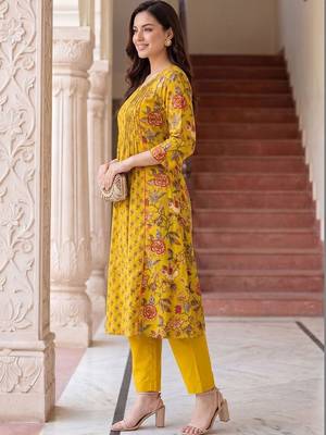 Women Floral Printed Pleated Cotton Kurta with Trousers & With Dupatta 3