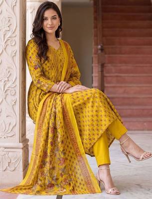 Women Floral Printed Pleated Cotton Kurta with Trousers & With Dupatta 5