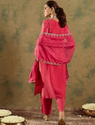Floral Embroidered Kurta With Trousers & Dupatta 5