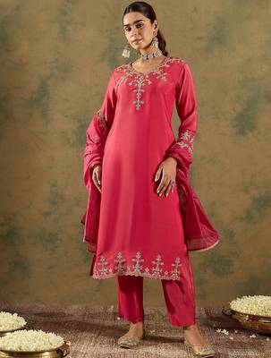 Floral Embroidered Kurta With Trousers & Dupatta 7