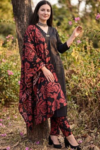 Women Floral Sequinned Cotton Kurta with Trousers & With Dupatta