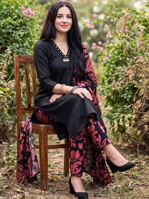 Women Floral Sequinned Cotton Kurta with Trousers & With Dupatta 5