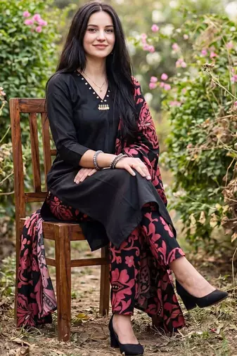 Women Floral Sequinned Cotton Kurta with Trousers & With Dupatta