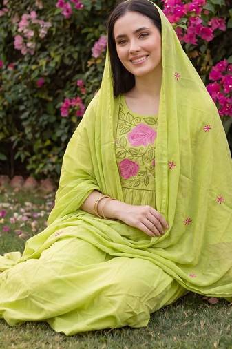 Women Floral Embroidered Tiered Thread Work Cotton Kurta with Trousers & With Dupatta