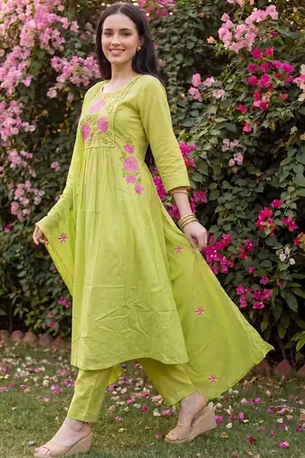 Women Floral Embroidered Tiered Thread Work Cotton Kurta with Trousers & With Dupatta