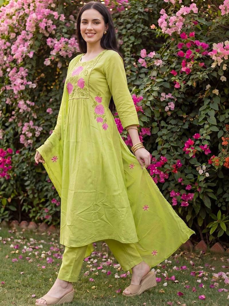 Women Floral Embroidered Tiered Thread Work Cotton Kurta with Trousers & With Dupatta