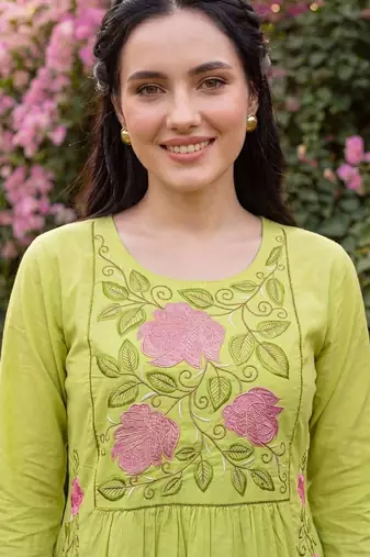 Women Floral Embroidered Tiered Thread Work Cotton Kurta with Trousers & With Dupatta