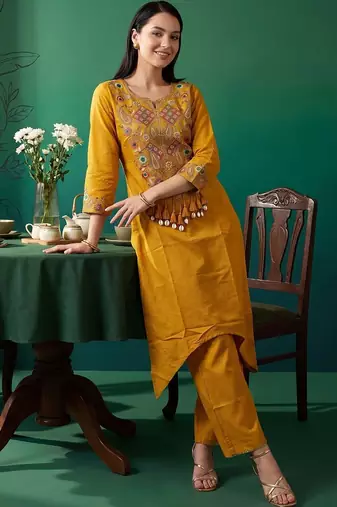 Women Ethnic Motifs Embroidered Thread Work Kurta with Trousers