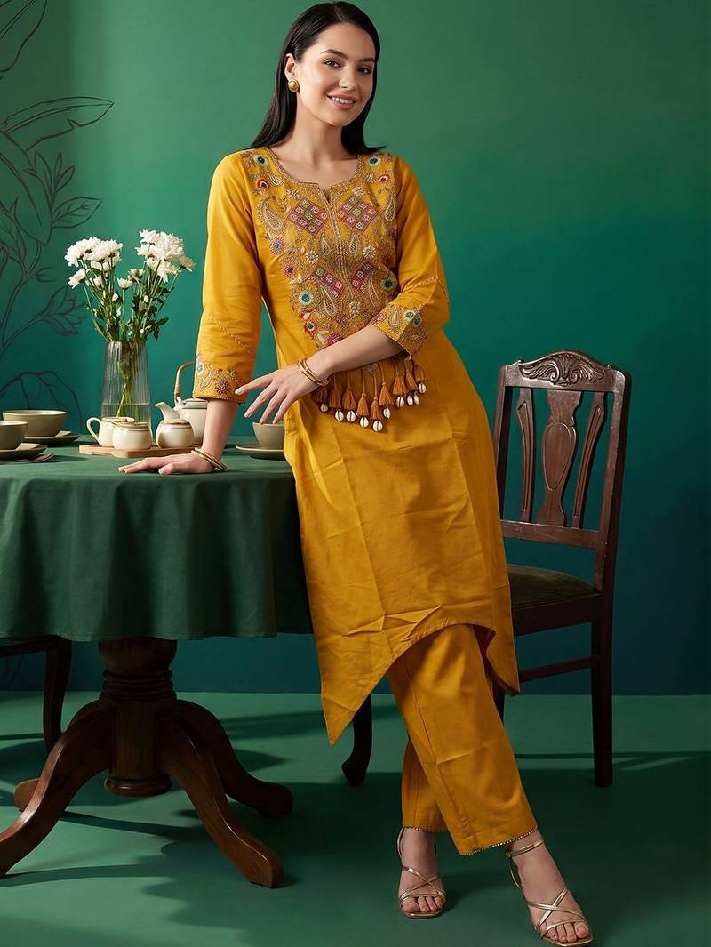 Women Ethnic Motifs Embroidered Thread Work Kurta with Trousers