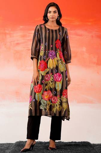 Women Floral Printed Beads and Stones Cotton Kurta with Trousers