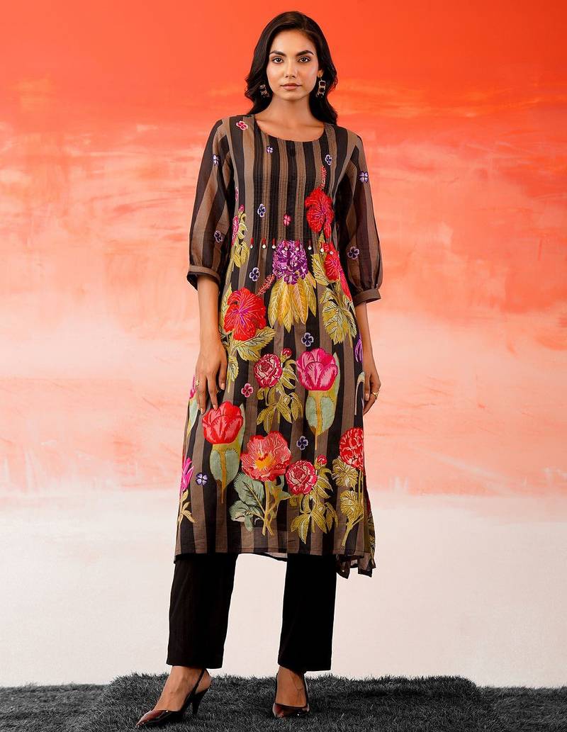 Women Floral Printed Beads and Stones Cotton Kurta with Trousers