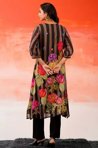 Women Floral Printed Beads and Stones Cotton Kurta with Trousers