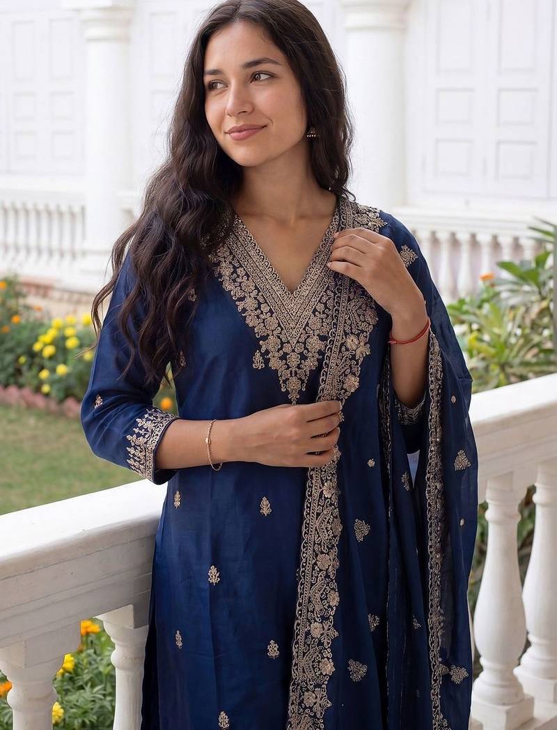 Women Ethnic Motifs Embroidered Thread Work Kurta with Trousers & With Dupatta